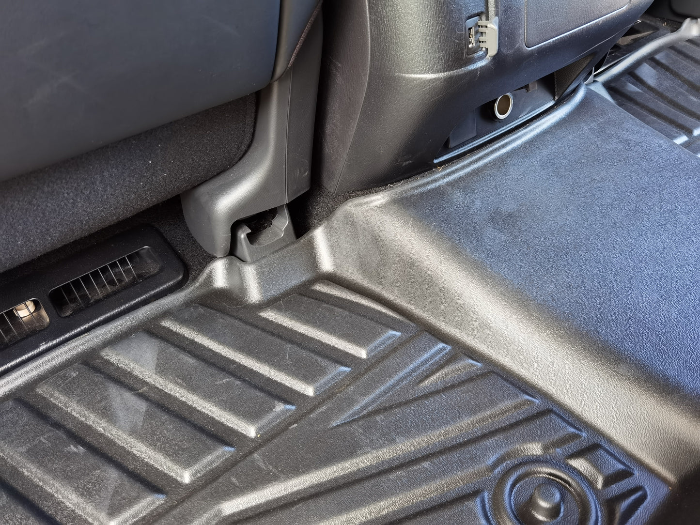 3D MOULDED CAR FLOOR MATS FIT Nissan Patrol Y62 Front & 2nd Row Mats Set