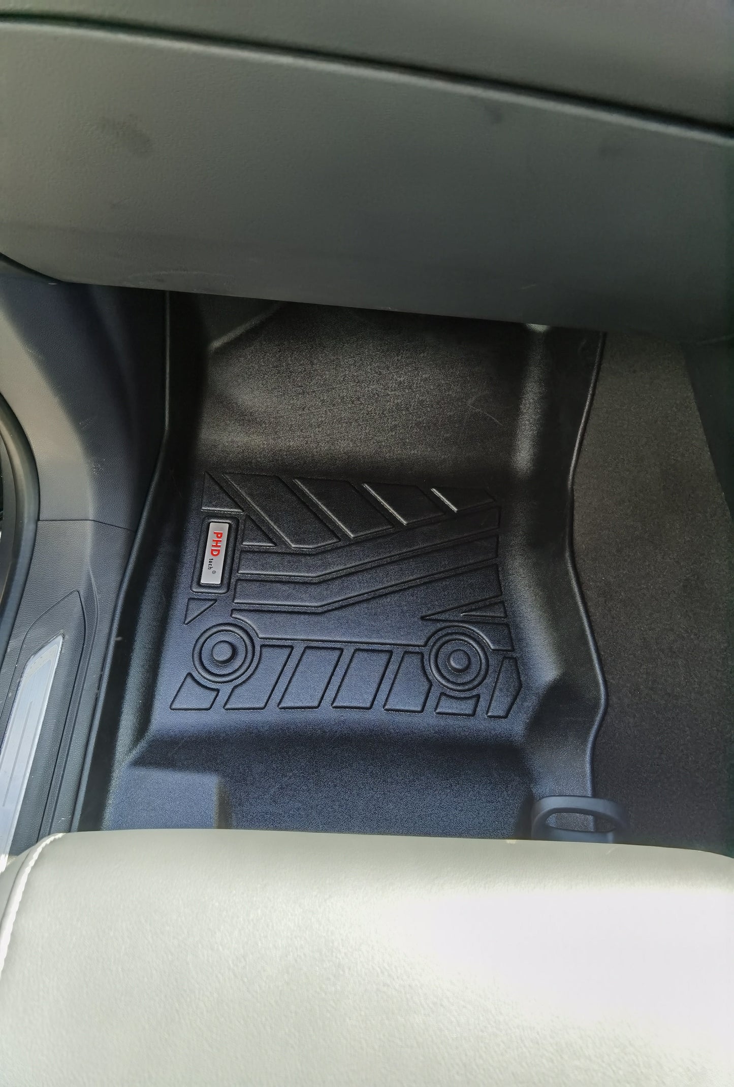 LDV D90 2017~Onwards 3D Moulded Car Floor Mats  2 Row Set