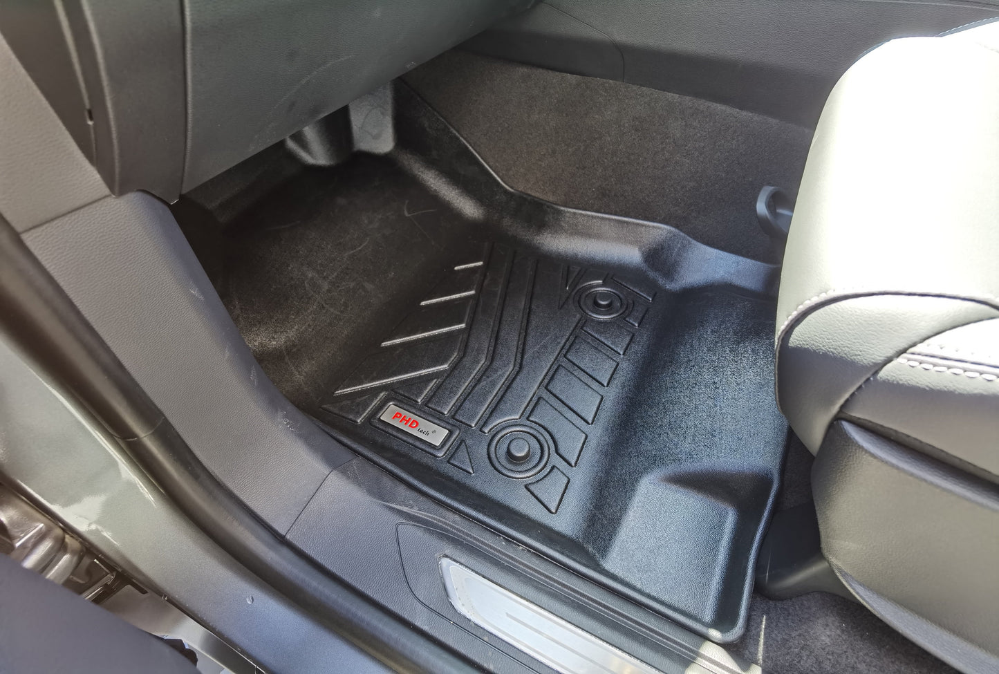 LDV D90 2017~Onwards 3D Moulded Car Floor Mats  2 Row Set