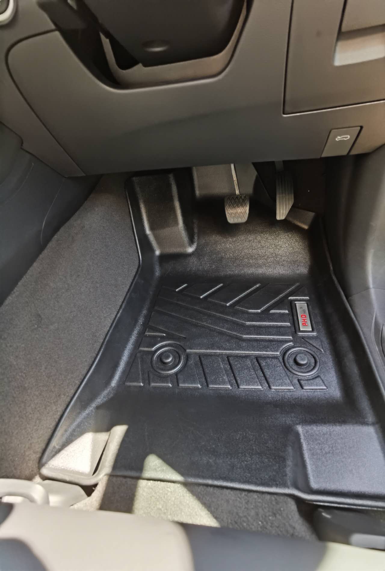 LDV D90 2017~Onwards 3D Moulded Car Floor Mats  2 Row Set