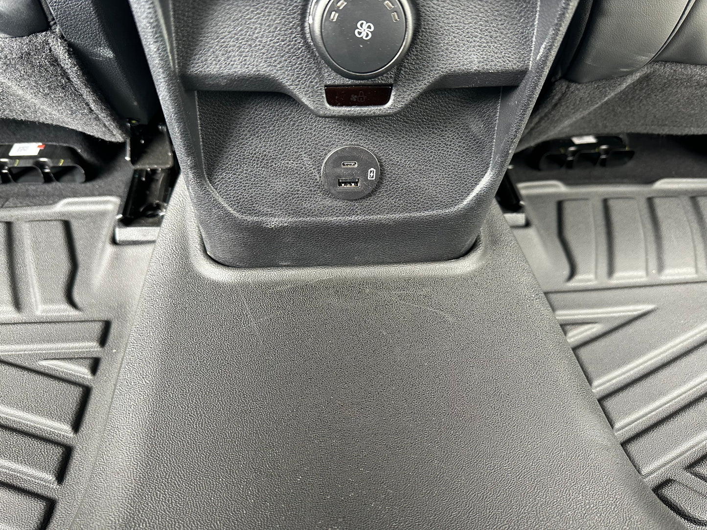 Acoustic 3D Moulded TPE Car Floor Mats fit Ford Everest Sep. 2022~Onwards 3-Rows