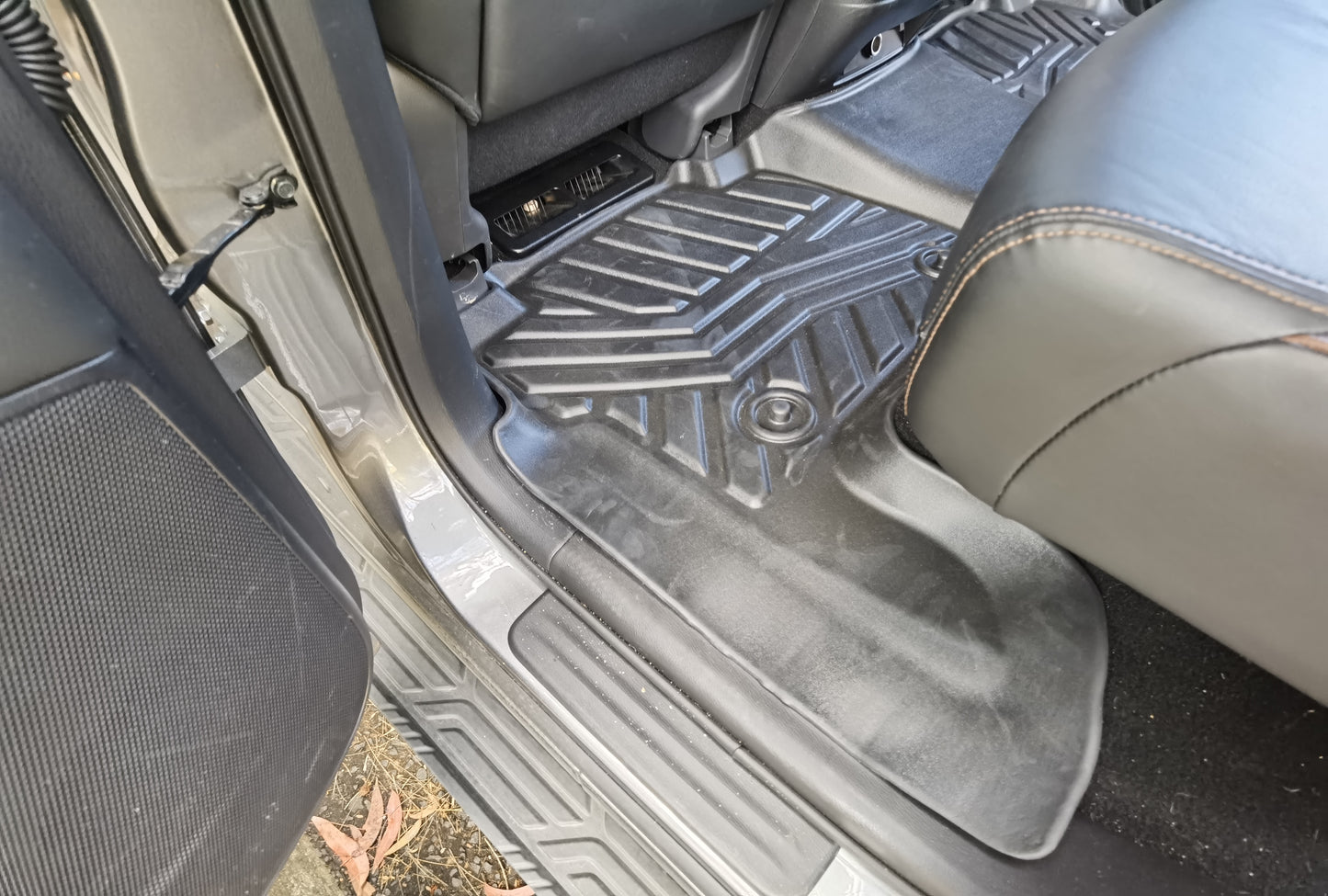3D MOULDED CAR FLOOR MATS FIT Nissan Patrol Y62 Front & 2nd Row Mats Set
